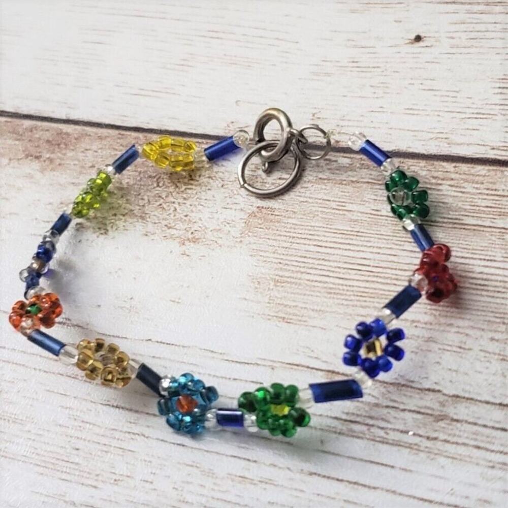 Vintage Bracelet / Bangle Child's Small Beaded Flower Bracelet